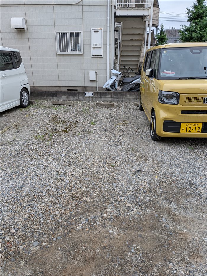 手前から2番目の駐車スペース